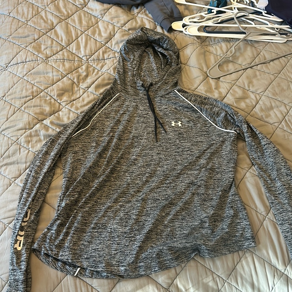 Under Armour light weight pull over - women’s XL